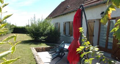 Fermette rénovée, animaux acceptés, internet, Montluçon proche