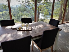 Dining - Colo Mudbrick Cabin, Spectatcular Views, Outdoor bath (Lower Portland)