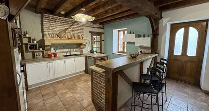 Restored farmhouse, pets allowed, near the Cher river