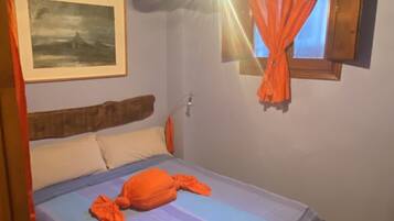 3 slaapkamers, een bureau, gratis wifi, beddengoed