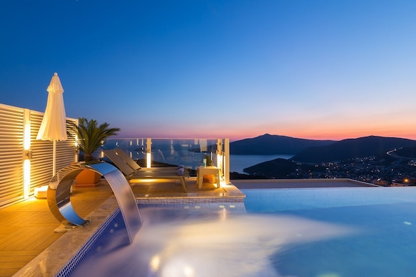 Outdoor pool - 4 Bedroom Luxury Villa La Mer Azur Kalkan (Kas)