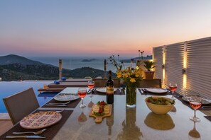 Outdoor dining - 4 Bedroom Luxury Villa La Mer Azur Kalkan (Kas)