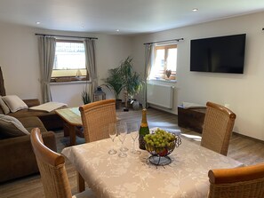 Smart TV, DVD player - Exquisite holiday apartments on the Baltic Sea Holiday house in Saal / OT Bartelshagen II (Saal)