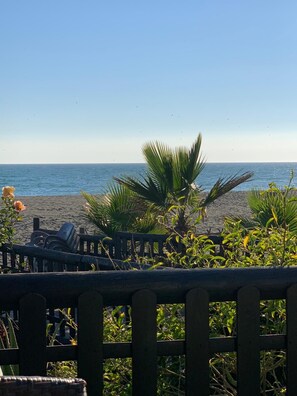Plage à proximité, chaises longues