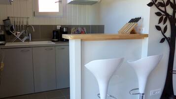Kühlschrank, Mikrowelle, Geschirrspüler
