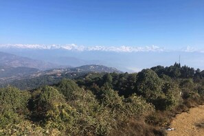 Habitación básica doble, vistas a la colina | Vistas a la montaña