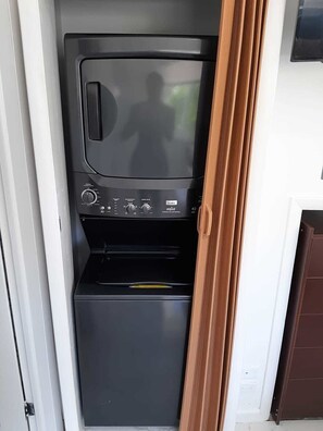 Laundry - Sandlewood Studios (Nassau)