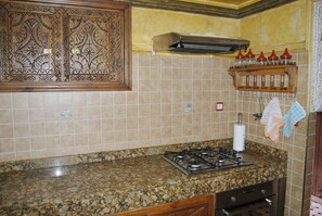 Microwave, oven, stovetop, coffee/tea maker