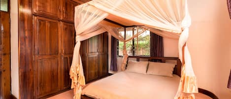 4 bedrooms, internet, bed sheets