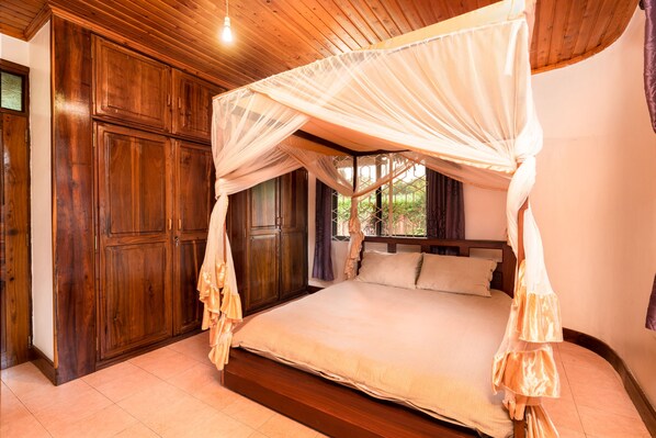 4 bedrooms, internet, bed sheets