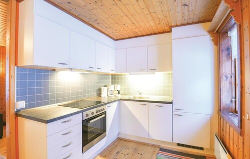 Nice home in Sysslebäck with kitchen