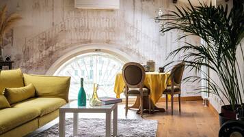 Smart TV, fireplace, printers