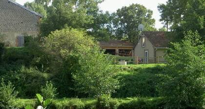 Renovated Cottage with Garden, Terrace, WiFi, Fireplace, Near Karting, Pets Welcome