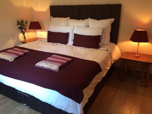 2 chambres, fer et planche à repasser, lit parapluie, Wi-Fi gratuit