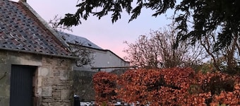 Carters Cottage is a 200 year old fully refurbished stone built weavers cottage.