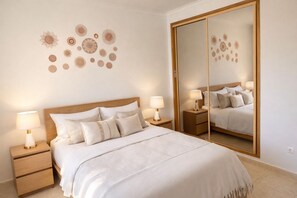 1 chambre, fer et planche à repasser, lit parapluie, Wi-Fi gratuit