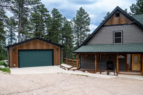 Kaunis Black Hills Cabin (Big Sky) loma, Golf, Sightsee ~ Lähellä Deadwood