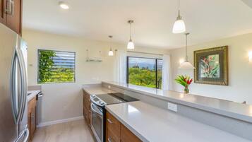 冰箱、微波炉、烤箱、炉灶