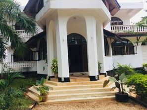 Entrada de la propiedad