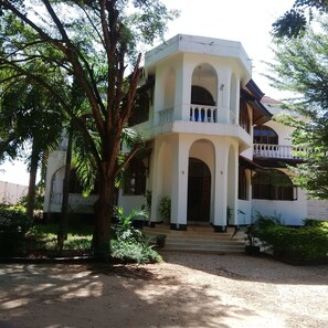 Front of property - Emerald House (Dar es Salaam)