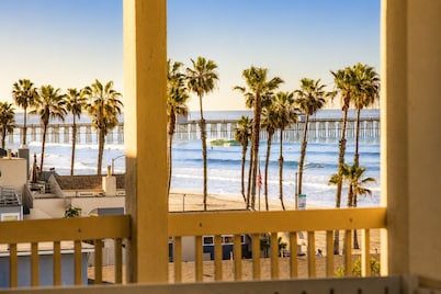 Remodeled Oceanfront Condo with Southerly Beach & Pier Views. Family Friendly!!!
