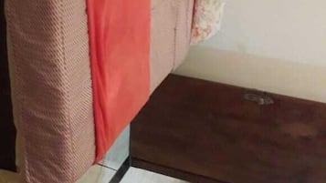 House | Free WiFi, bed sheets