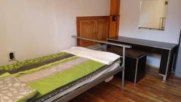 4 bedrooms, WiFi, bed sheets