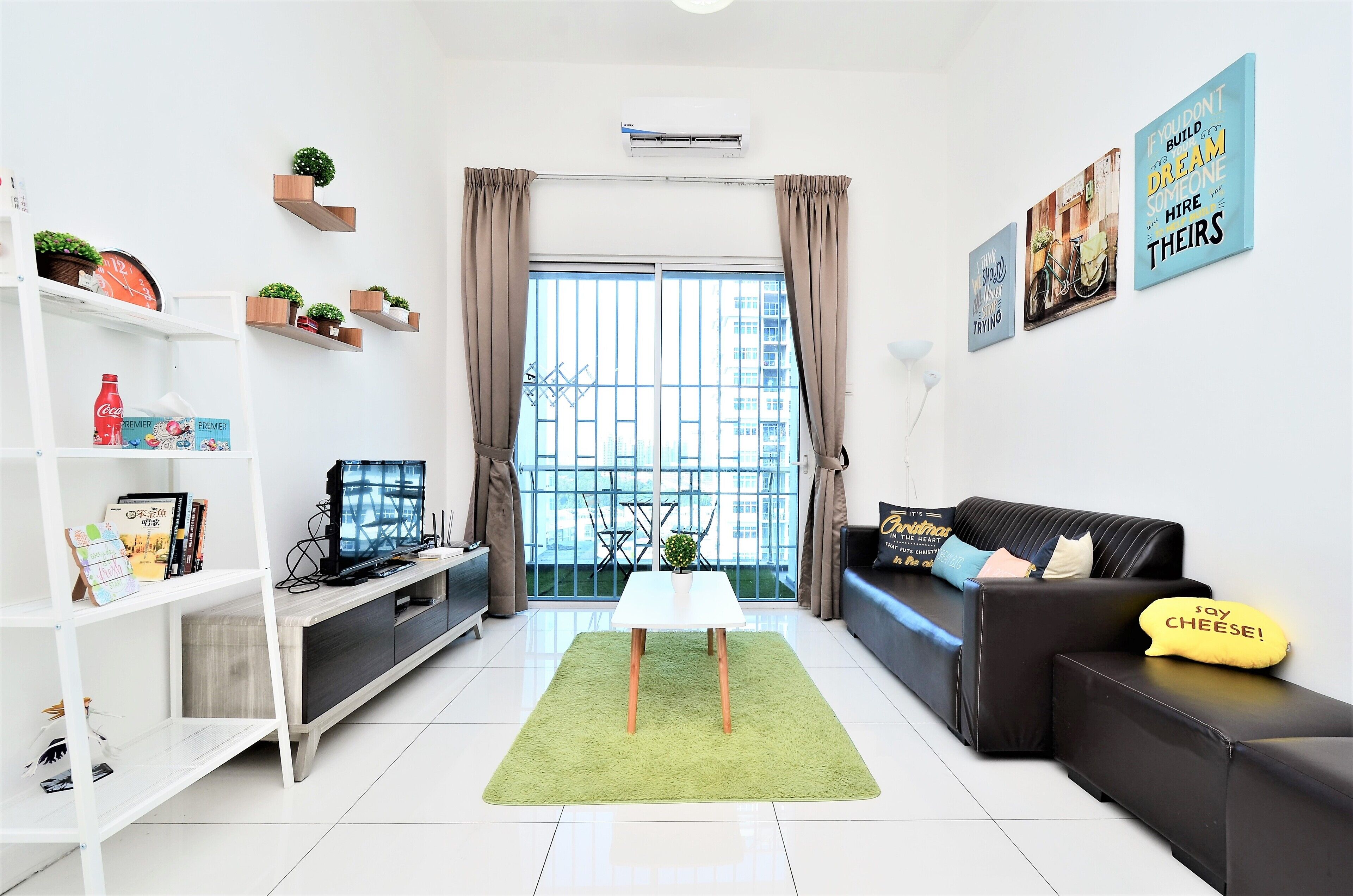 Televisión y consola de videojuegos 