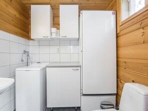 Fridge, microwave, dishwasher, cookware/dishes/utensils