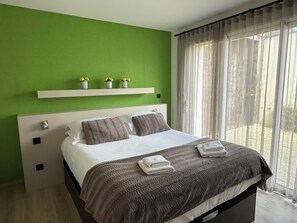 5 sovrum, skrivbord, strykjärn/strykbräda och gratis wi-fi