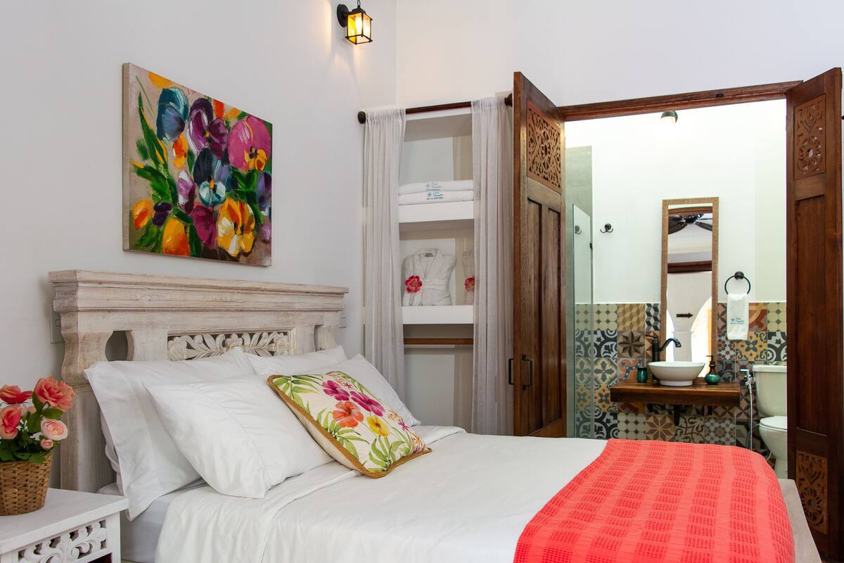 Hochwertige Bettwaren, individuell dekoriert, individuell eingerichtet