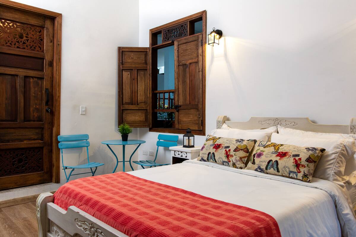 Hochwertige Bettwaren, individuell dekoriert, individuell eingerichtet