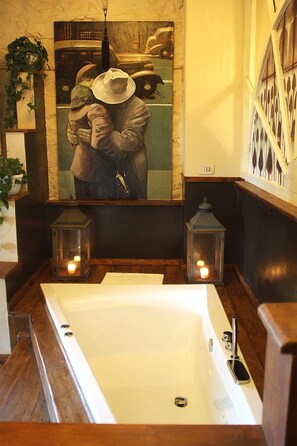 Deluxe Suite, Jetted Tub | Jetted tub - Agriturismo La Striscia (Arezzo)