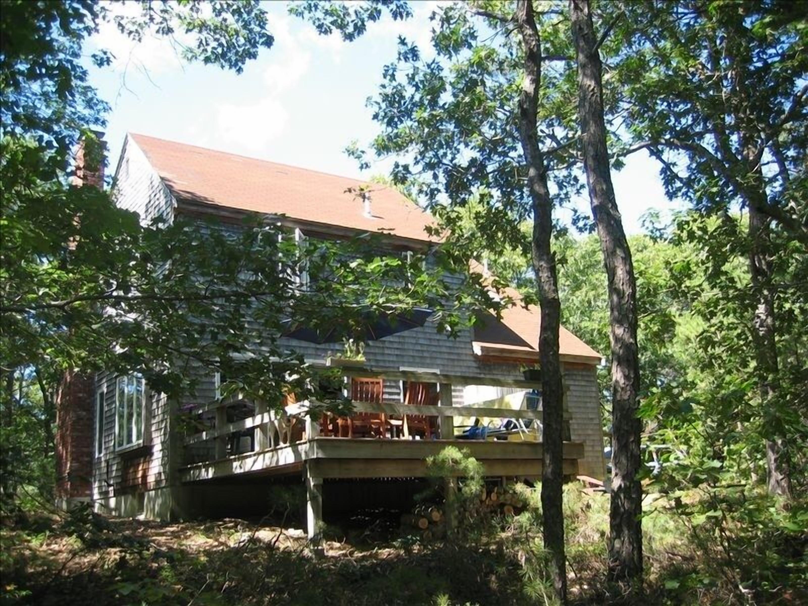 Gorgeous Cape with Deck Close to Ponds and Ocean