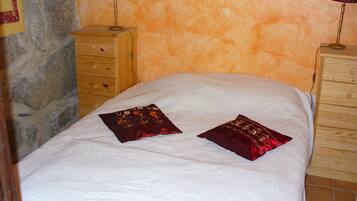 1 bedroom, iron/ironing board, free WiFi