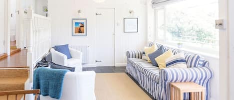 Smart TV, DVD player, stereo