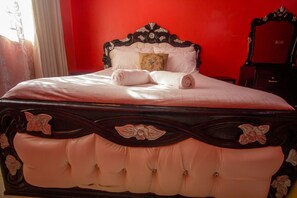 3 室のベッドルーム、アイロン / アイロン台、WiFi、ベッドシーツ