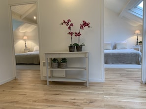 2 chambres, fer et planche à repasser, Wi-Fi, draps fournis