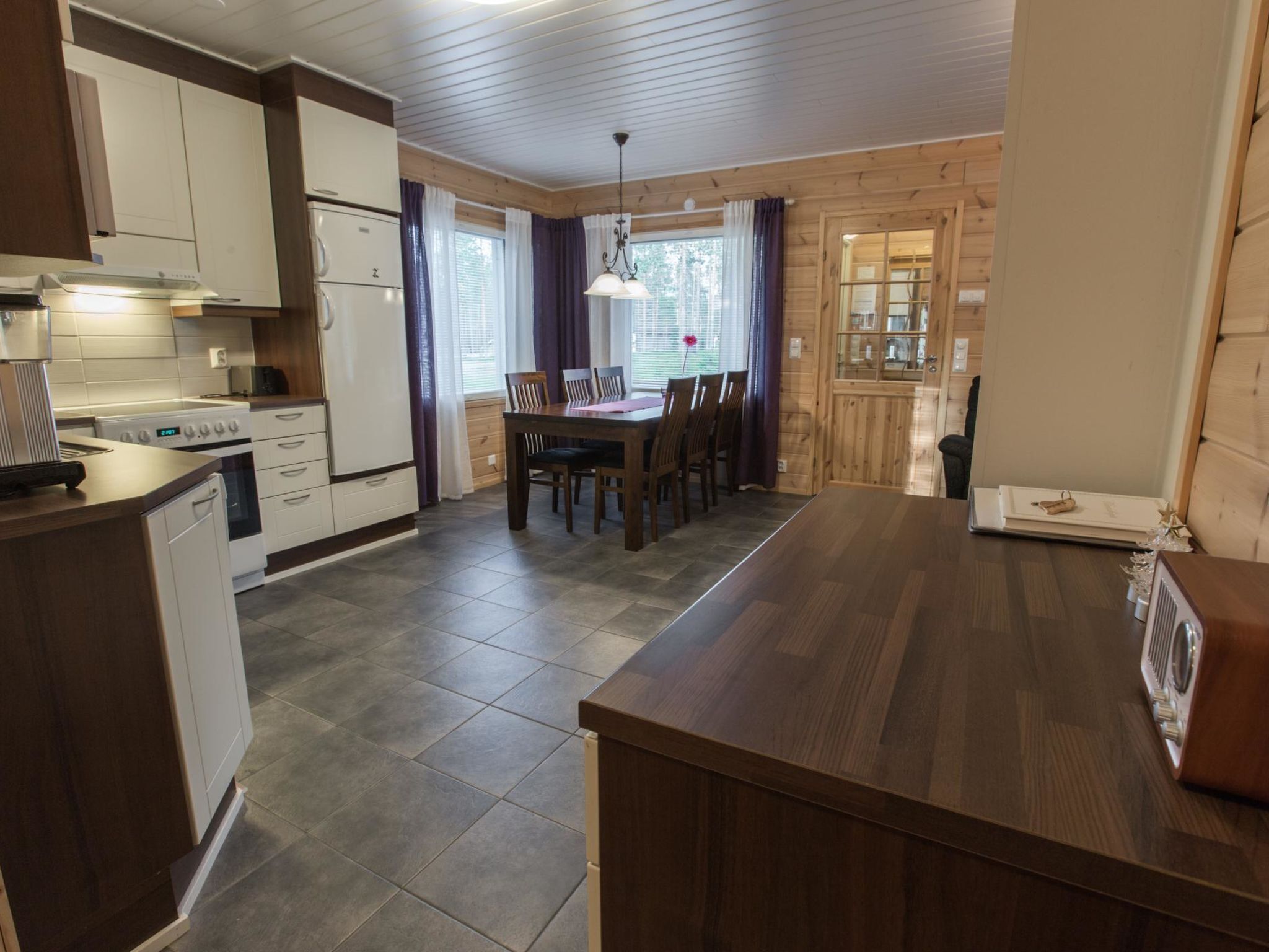 Fridge, microwave, dishwasher, cookware/dishes/utensils