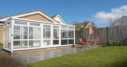Mae's Lodge - Your Home Away From Home