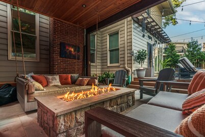 The Classy Craftsman - Beautiful Decor & Pool