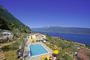 Outdoor pool - lake view apartment quiet location parking and swimming pool in the olive trees. (Gargnano)