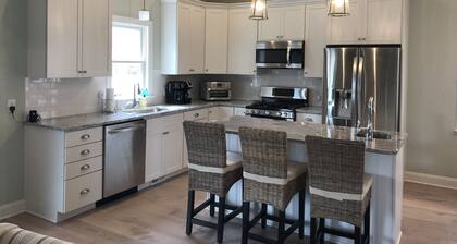 Cape May Oasis! Heated Pool, Walkable to Beach, Dining,Market -1st Floor Bedroom