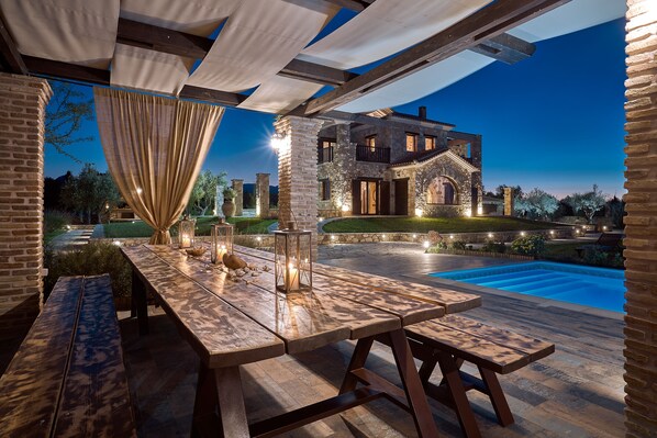 Outdoor dining - Awarded as World #5th : Palazzo Di P - 5* Luxury Villa (Zakynthos)