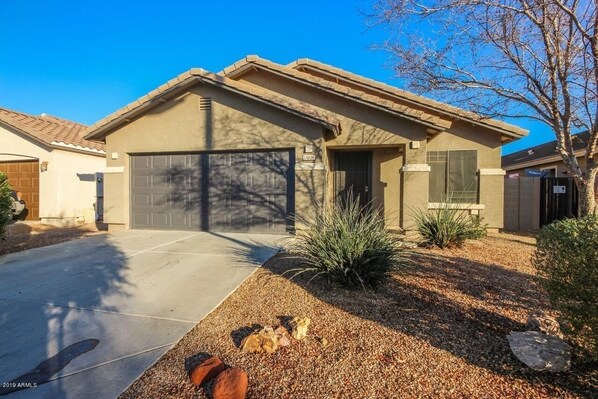 Exterior - Sierra Verde, Surprise, Close to Stadium, Monthly Discount 20% Limited Time (Surprise)