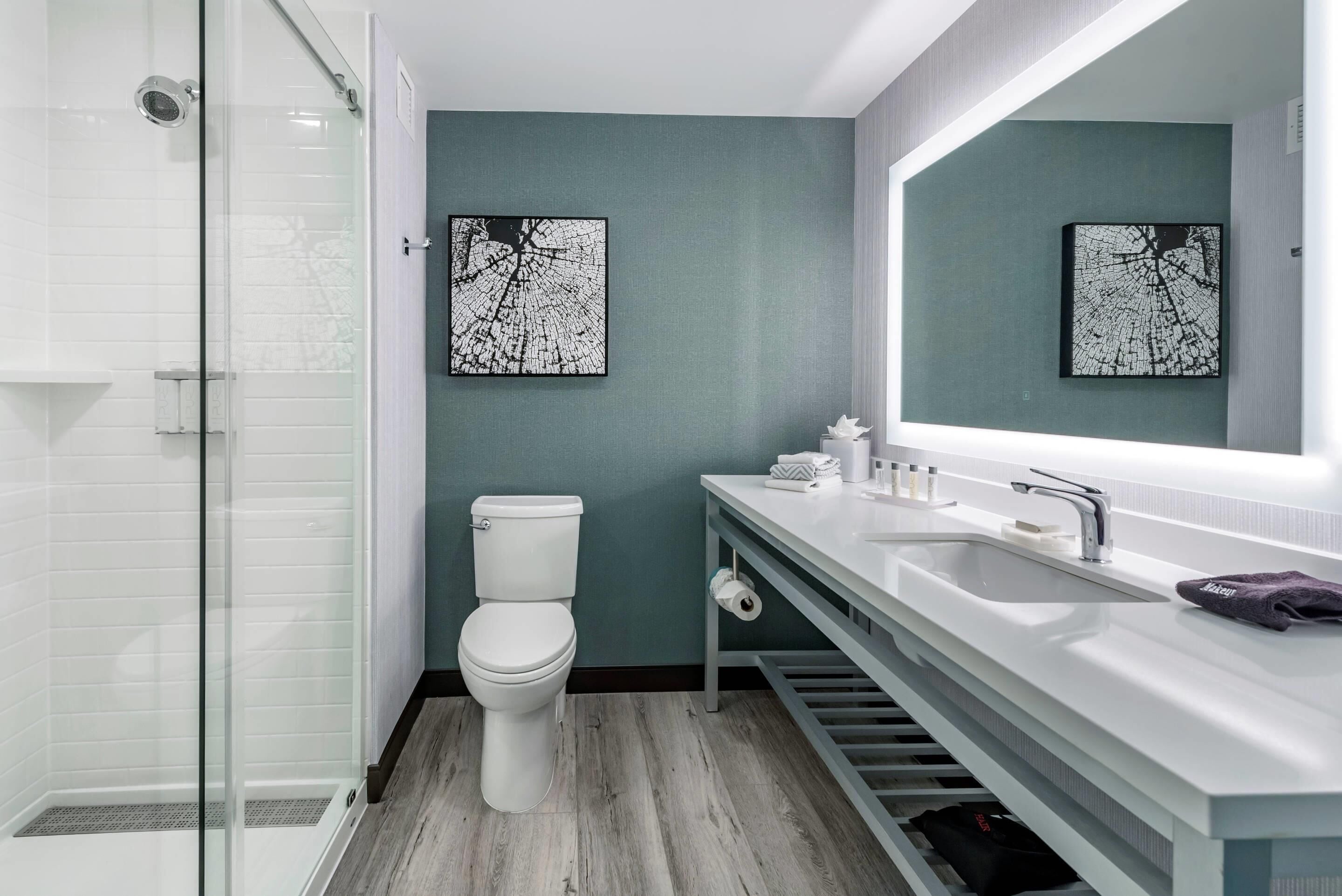 in-room safe, desk, laptop workspace, blackout curtains