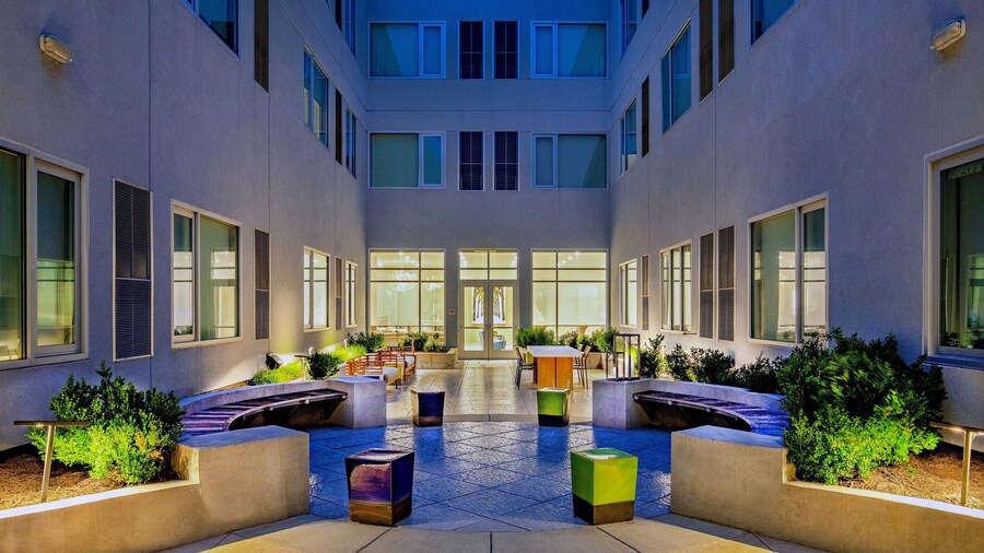 Element Hampton Peninsula Town Center