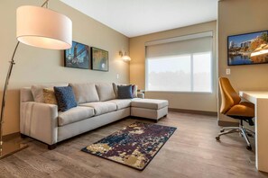 Premium bedding, down comforters, pillowtop beds, desk - Cambria Hotel Fort Mill (Fort Mill)