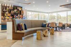 Lobby - Cambria Hotel Fort Mill (Fort Mill)