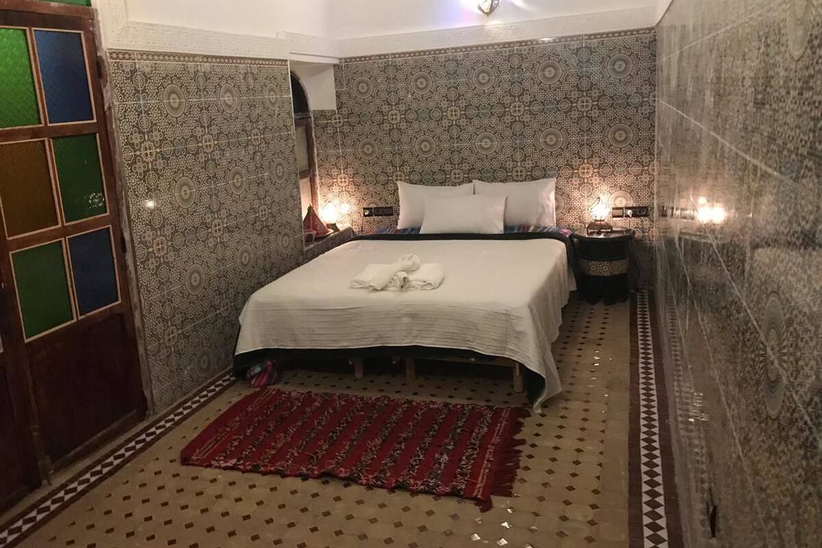 In-room safe, free WiFi, bed sheets